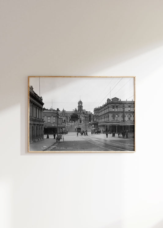 Intersection of Queen and Wellesley Street, Auckland | Muir & Moodie Photography Studio; circa 1905